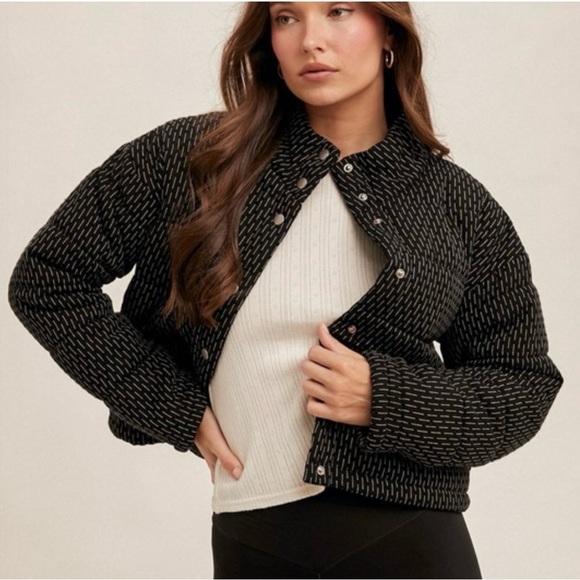 NWT Hem & Thread Black and White Patterned Puffer Jacket - Picture 6 of 9